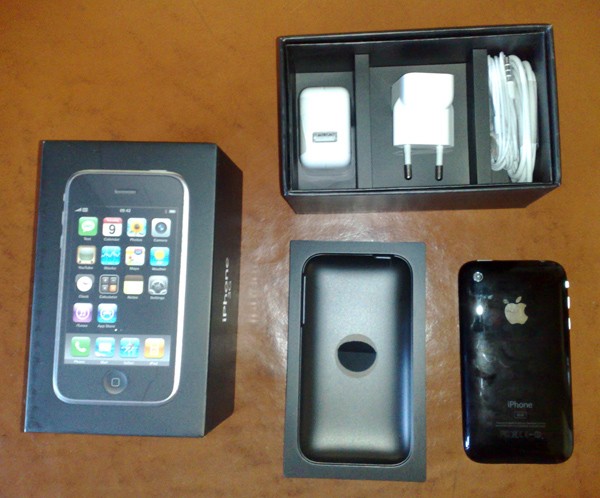 iPhone 3G unpacking