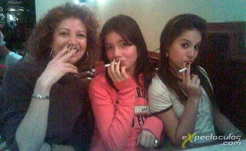 Danna Paola con cigarro