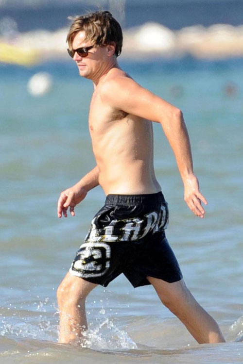 Leonardo dicaprio shirtless