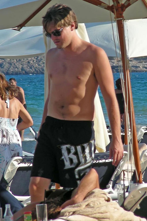 Leonardo dicaprio shirtless
